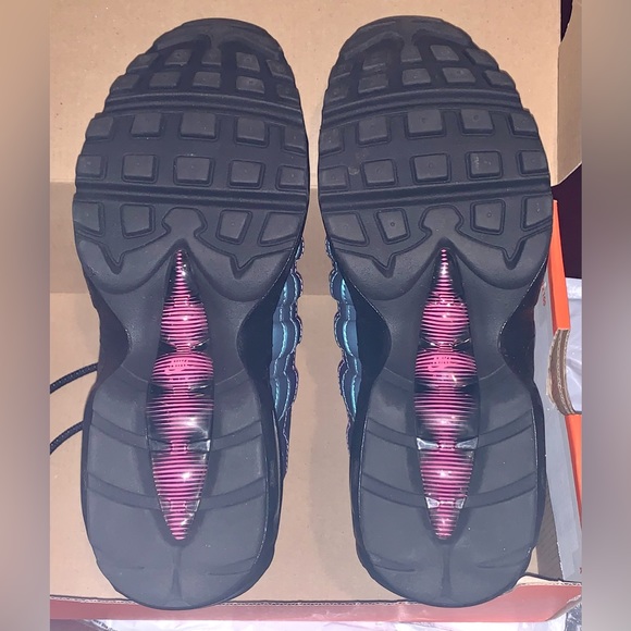 UNISEX NEW AUTHENTIC Nike Air Max 95 Premium Throwback Future - Picture 8 of 12